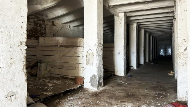 Комплекс 2 складов (фруктохранилище и овощехранилище) общей пл. 2013,6 м.кв., расположенных на двух земельных участках общ. пл. 0,4372 га (Минская обл., Пуховичский р-н, г.Марьина Горка, ул. Андреевская, 16/4 и 16/5)