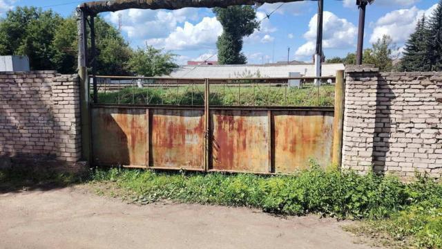 Комплекс 5 зданий торговой базы (АБК, склады и гаражи) общей пл. 2883,6 кв.м. с сетями и благоустройством территории, расположенных на земельном участке пл. 0,9684 га (Витебская обл., г.Витебск, ул. Мясникова, 4А)