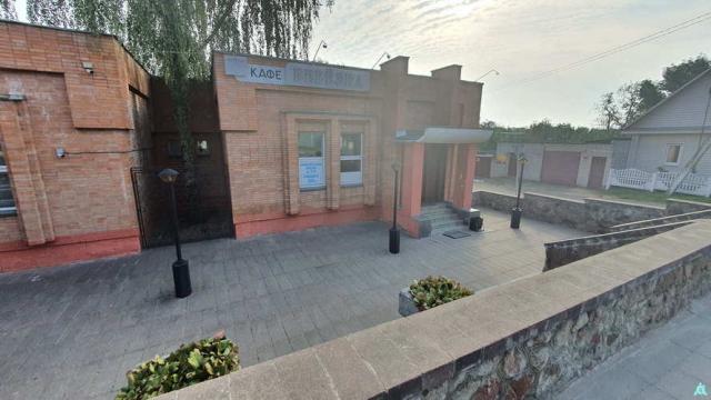 Комплекс 2 зданий магазина и кафе общей пл. 1020 кв.м. на земельном участке пл. 0,4805 га (Витебская обл., г.Орша, ул. Фридриха Энгельса, 19 и 19/1)