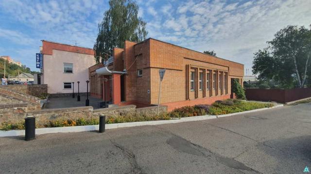 Комплекс 2 зданий магазина и кафе общей пл. 1020 кв.м. на земельном участке пл. 0,4805 га (Витебская обл., г.Орша, ул. Фридриха Энгельса, 19 и 19/1)