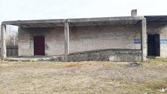 Капитальное строение с инв. №130/С-54366, магазин пл. 201,4 кв.м. (Брестская обл., Пинский р-н, Бобриковский с/с, д.Малая Плотница, ул. Первомайская, 43)