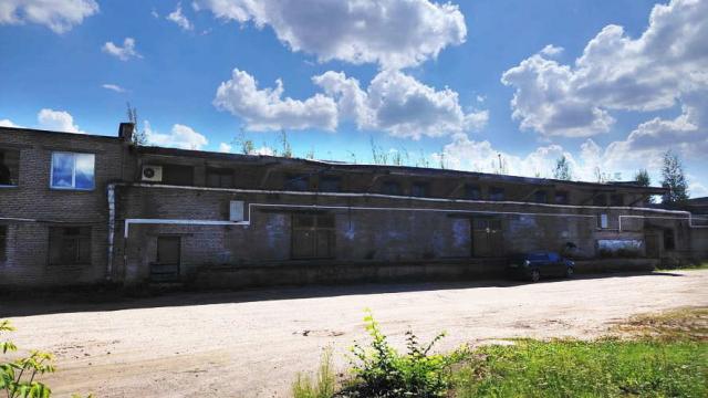 Комплекс 5 зданий торговой базы (АБК, склады и гаражи) общей пл. 2883,6 кв.м. с сетями и благоустройством территории, расположенных на земельном участке пл. 0,9684 га (Витебская обл., г.Витебск, ул. Мясникова, 4А)