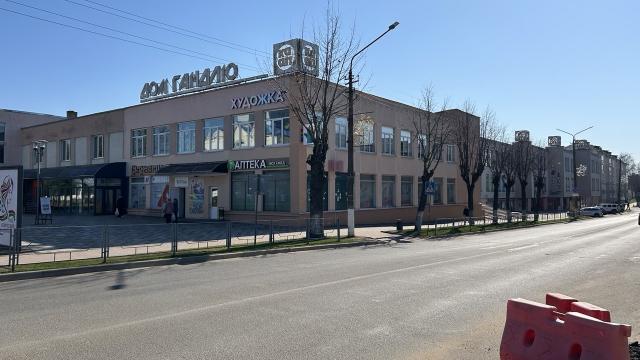 Капитальное строение с инв. №620/C-1283, магазин «Дом торговли» пл. 9777,8 кв.м. (Минская обл., г.Дзержинск, ул. Карла Маркса, 3)