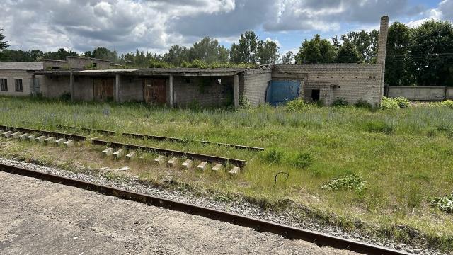 Комплекс 5 зданий (магазин, АБК, склады) общей пл. 2390 кв.м. (Брестская обл., г.Ляховичи, ул. Вокзальная, 12, 12В)