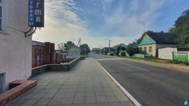 Комплекс 2 зданий магазина и кафе общей пл. 1020 кв.м. на земельном участке пл. 0,4805 га (Витебская обл., г.Орша, ул. Фридриха Энгельса, 19 и 19/1)