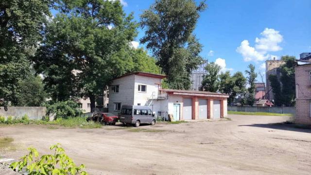 Комплекс 5 зданий торговой базы (АБК, склады и гаражи) общей пл. 2883,6 кв.м. с сетями и благоустройством территории, расположенных на земельном участке пл. 0,9684 га (Витебская обл., г.Витебск, ул. Мясникова, 4А)