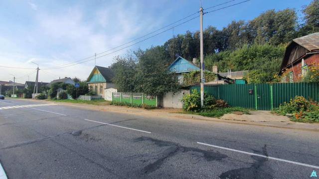 Комплекс 2 зданий магазина и кафе общей пл. 1020 кв.м. на земельном участке пл. 0,4805 га (Витебская обл., г.Орша, ул. Фридриха Энгельса, 19 и 19/1)