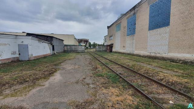 Комплекс 6 зданий торговой базы (АБК, склады и гараж) общей пл. 11216 кв.м., расположенный на трех земельных участках общей пл. 2,4616 га (Могилевская обл, г.Бобруйск, ул. 50 лет ВЛКСМ, 40 и 40Б)