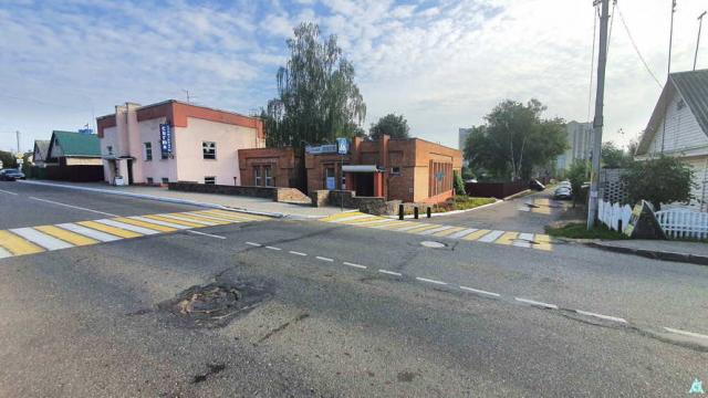 Комплекс 2 зданий магазина и кафе общей пл. 1020 кв.м. на земельном участке пл. 0,4805 га (Витебская обл., г.Орша, ул. Фридриха Энгельса, 19 и 19/1)