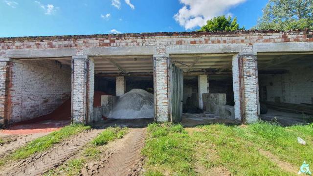 Комплекс 7 зданий и сооружений мех.двора общей пл. 1715,1 кв.м. с благоустройством территории, расположенный на 2 земельных участках общей пл. 1,6849 га (Витебская обл., Витебский р-н, Летчанский с/с., д.Запрудье, ул. Краева, 46)