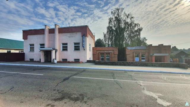 Комплекс 2 зданий магазина и кафе общей пл. 1020 кв.м. на земельном участке пл. 0,4805 га (Витебская обл., г.Орша, ул. Фридриха Энгельса, 19 и 19/1)
