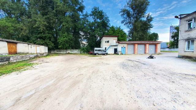 Комплекс 5 зданий торговой базы (АБК, склады и гаражи) общей пл. 2883,6 кв.м. с сетями и благоустройством территории, расположенных на земельном участке пл. 0,9684 га (Витебская обл., г.Витебск, ул. Мясникова, 4А)