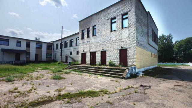Капитальное строение с инв. №132/С-8630, здание столовой и магазина пл. 921 кв.м. (Брестская обл., Ивановский р-н, аг.Ополь, пл. Победы, 37)