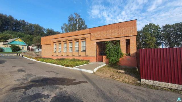 Комплекс 2 зданий магазина и кафе общей пл. 1020 кв.м. на земельном участке пл. 0,4805 га (Витебская обл., г.Орша, ул. Фридриха Энгельса, 19 и 19/1)