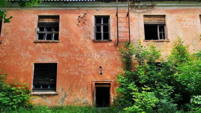 Капитальное строение с инв. №202/С-98303, общежитие пл. 225,8 кв.м. (Витебская обл., г.п.Лиозно, ул. Чкалова, 18)