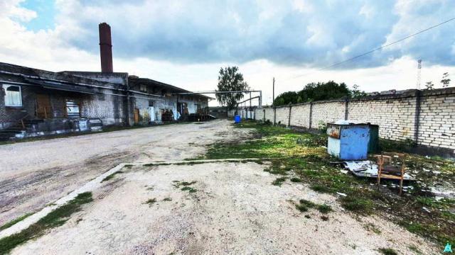 Комплекс 5 зданий торговой базы (АБК, склады и гаражи) общей пл. 2883,6 кв.м. с сетями и благоустройством территории, расположенных на земельном участке пл. 0,9684 га (Витебская обл., г.Витебск, ул. Мясникова, 4А)