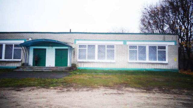 Капитальное строение с инв. №133/С-13459, магазин №5 «Промтовары» пл. 238,7 кв.м. (Брестская обл., Лунинецкий р-н, аг.Лунин, ул. Иркутско-Пинской Дивизии, 31А/2)