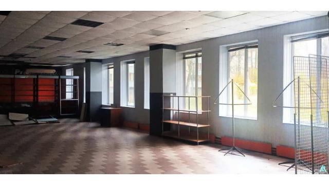 Капитальное строение с инв. №620/С-27642, магазин №141 пл. 377,3 кв.м. (Минская обл., Дзержинский р-н, г.Фаниполь, ул. Якуба Коласа, 10А)