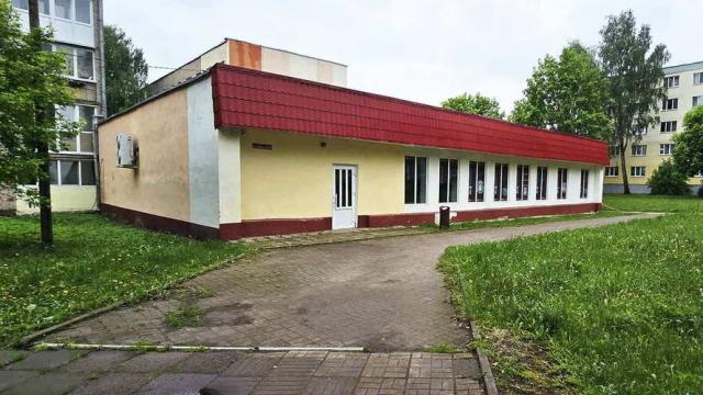 Капитальное строение с инв. №620/С-27642, магазин №141 пл. 377,3 кв.м. (Минская обл., Дзержинский р-н, г.Фаниполь, ул. Якуба Коласа, 10А)
