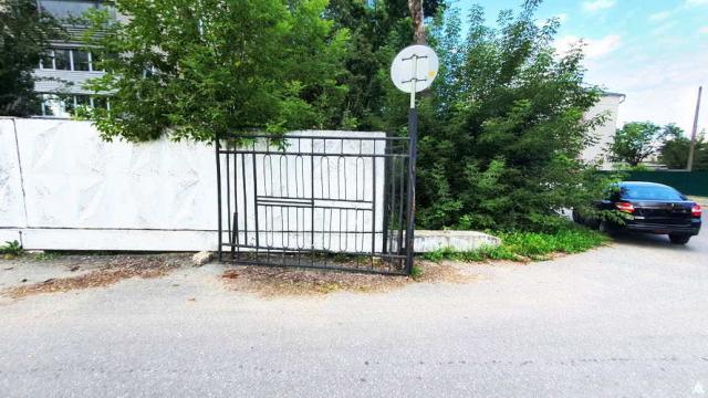 Комплекс 5 зданий торговой базы (АБК, склады и гаражи) общей пл. 2883,6 кв.м. с сетями и благоустройством территории, расположенных на земельном участке пл. 0,9684 га (Витебская обл., г.Витебск, ул. Мясникова, 4А)