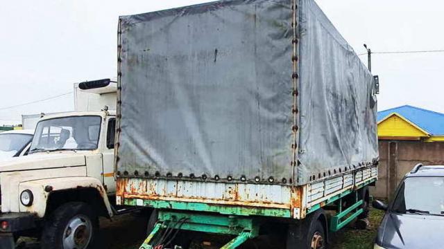 Прицеп бортовой тентованный МАЗ-837300, 2007 г.в., рег. знак АТ 5352-5 (Минская обл., Столбцовский р-н, г.Столбцы, ул. Свердлова, 11)